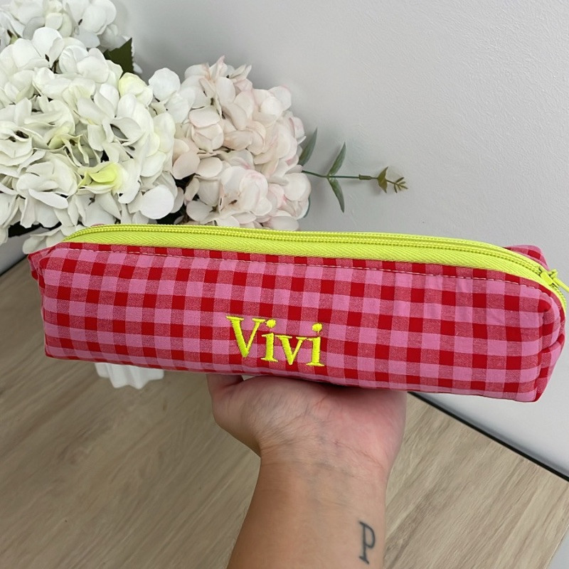 Estuche Ana sin volante y cremallera amarillo flúor