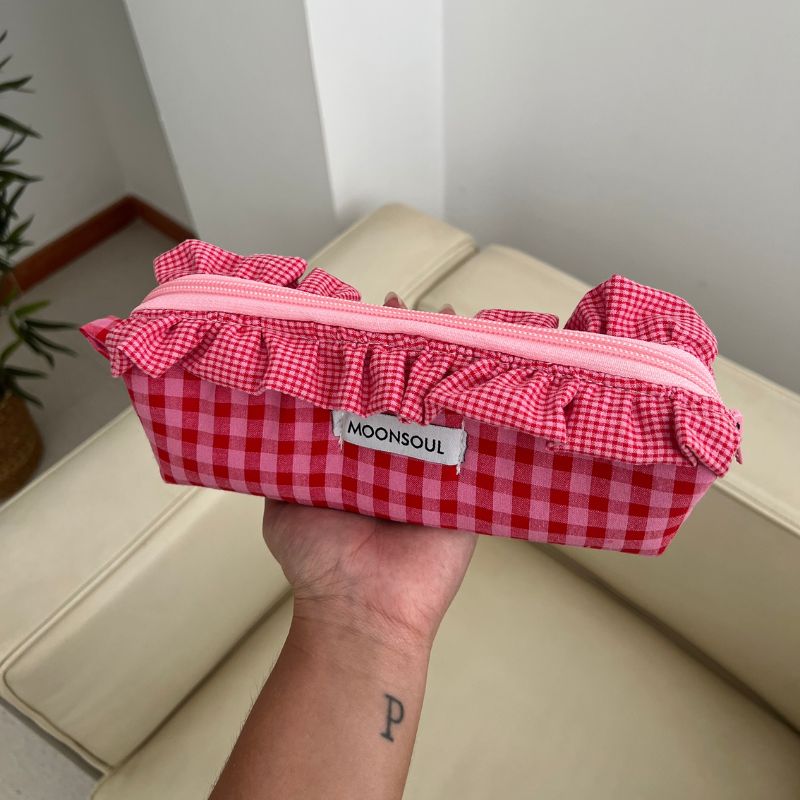 Estuche ana con volante vichy