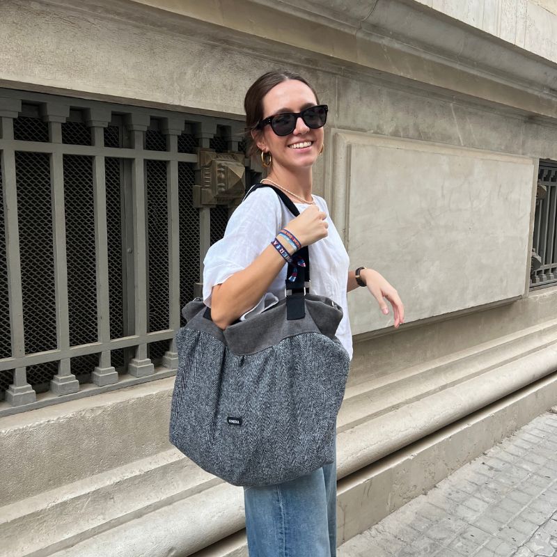 Bolso shopper fruncido gris