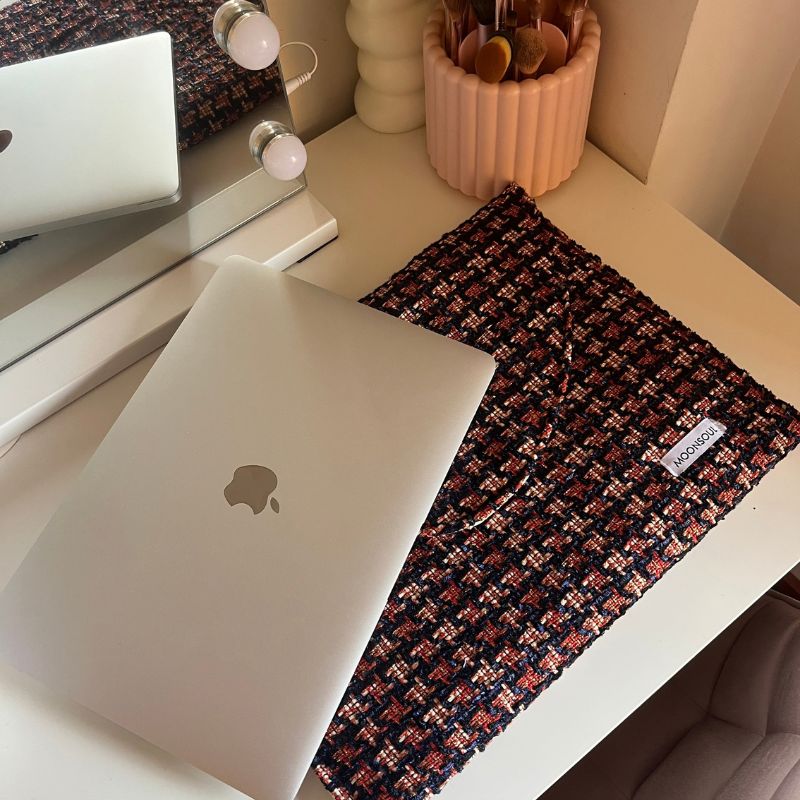 Funda ordenador / tablet tapadera channel